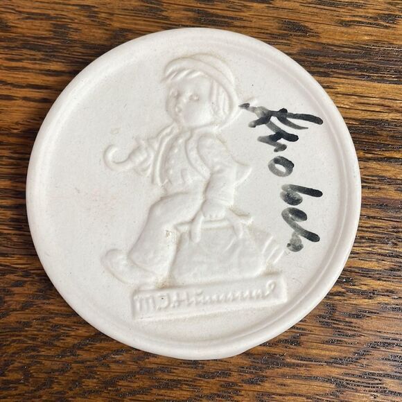 Goebel Hummel Ceramic Collectors Club Discs/Plates , 4 total, Vintage 70’s - Picture 9 of 10